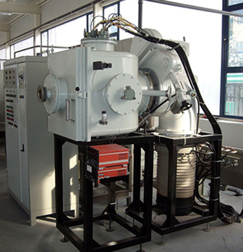 Vacuum plant for three-component multilayer coating deposition by magnetron sputtering